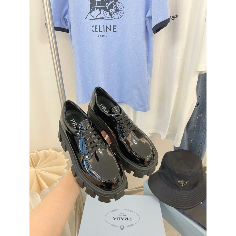 Pra*a leather shoes